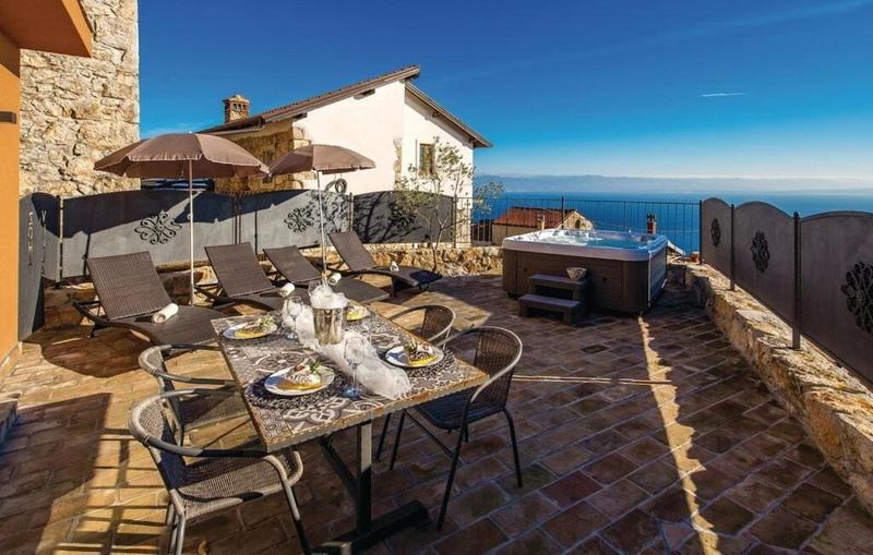 Holiday home villa Zora with outdoor whirpool