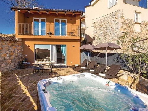 Holiday home villa Zora with outdoor whirpool