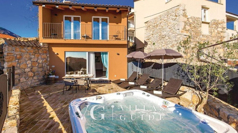 Holiday home villa Zora with outdoor whirpool