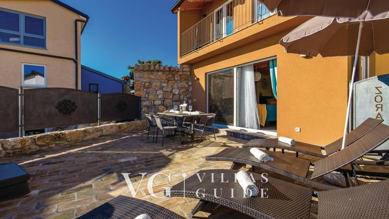 Holiday home villa Zora with outdoor whirpool