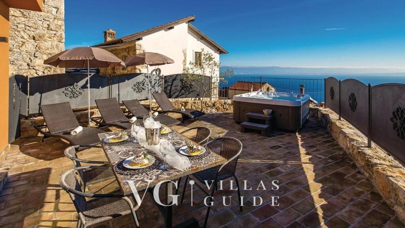 Holiday home villa Zora with outdoor whirpool