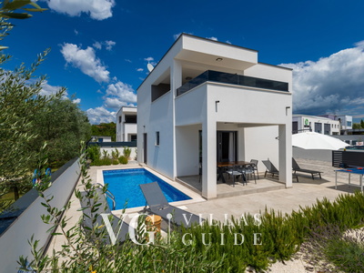 Villa Sunčana Strana Garden and property exterior