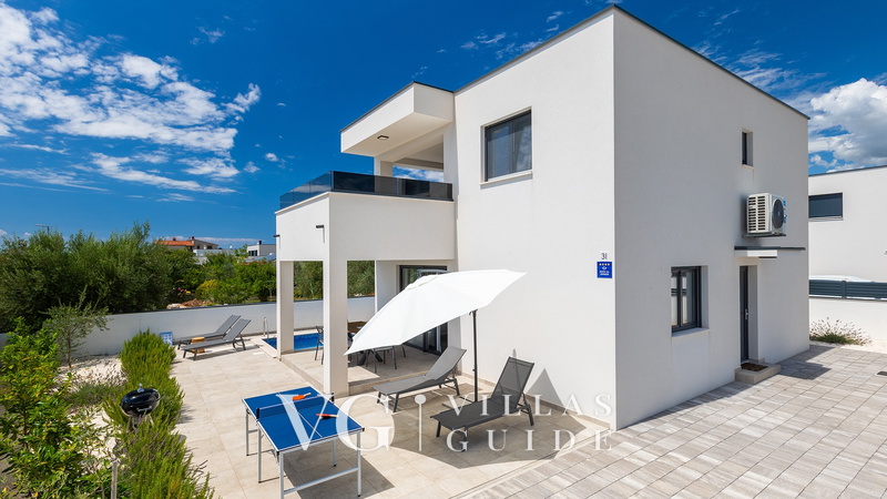 Villa Sunčana Strana Garden and property exterior