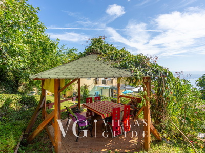 Holiday home Marijana with pool & whirpool Dvorište i vanjski dio objekta