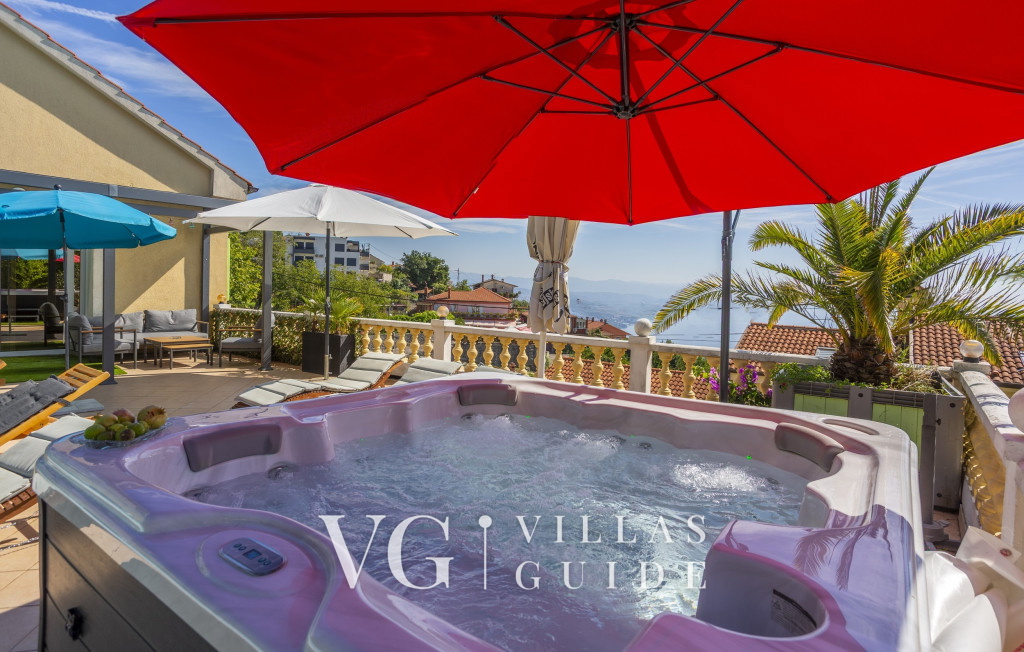 Holiday home Marijana with pool & whirpool wellness