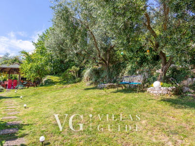 Holiday home Marijana with pool & whirpool Dvorište i vanjski dio objekta