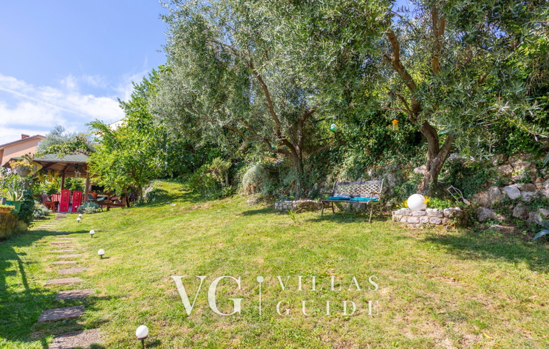 Holiday home Marijana with pool & whirpool Garden and property exterior