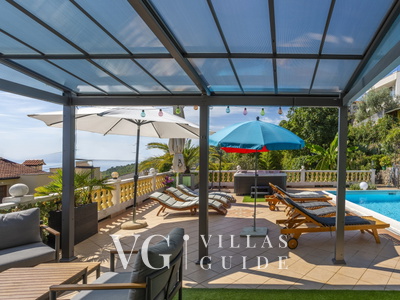 Holiday home Marijana with pool & whirpool Dvorište i vanjski dio objekta