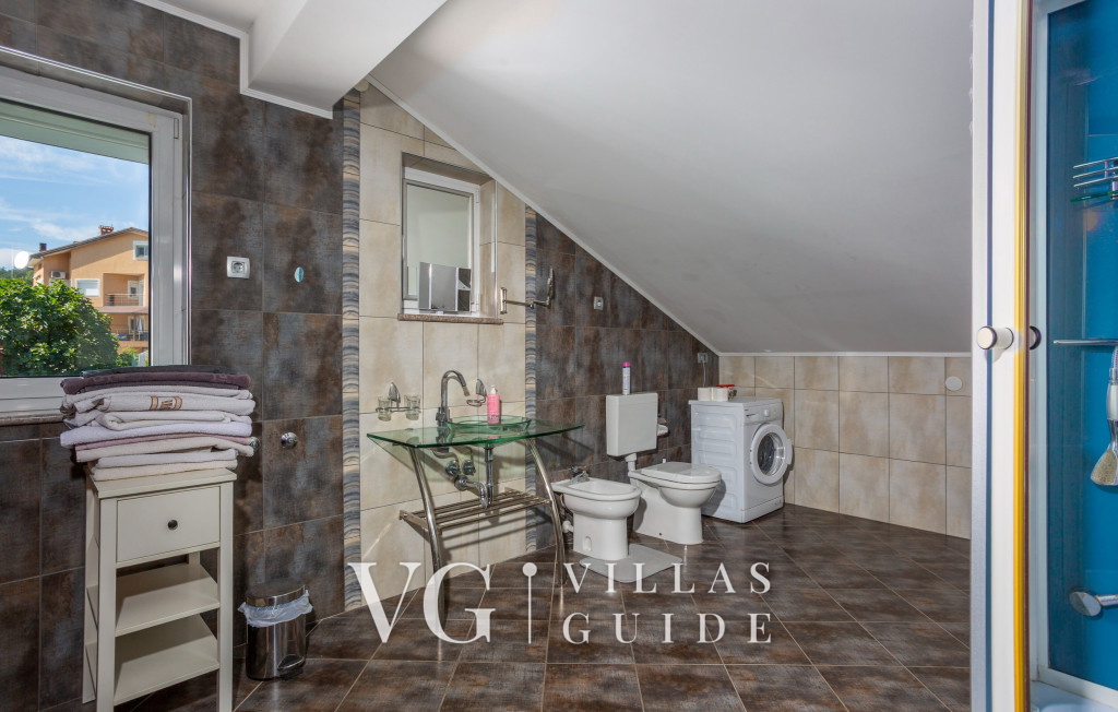 Holiday home Marijana with pool & whirpool Bagno