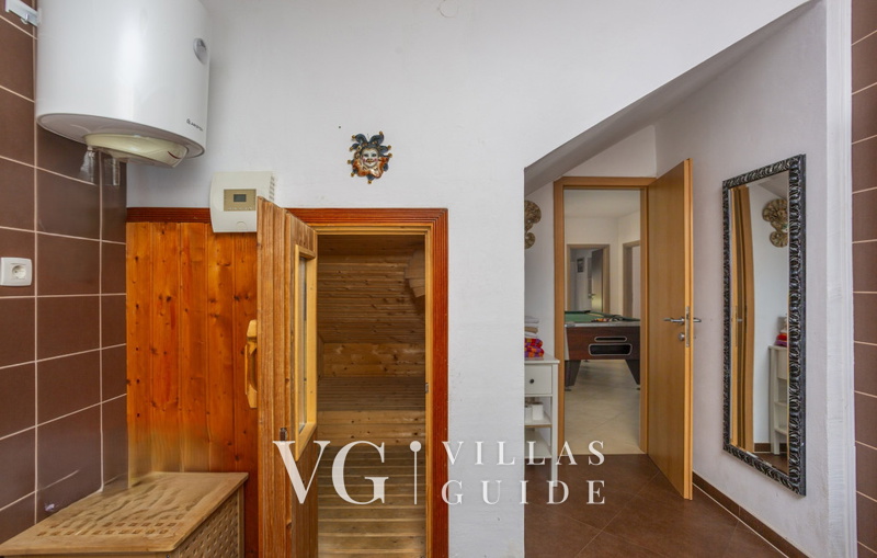 Holiday home Marijana with pool & whirpool wellness