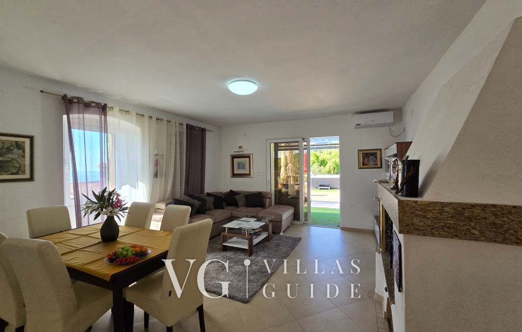 Holiday home Marijana with pool & whirpool Dnevni boravak