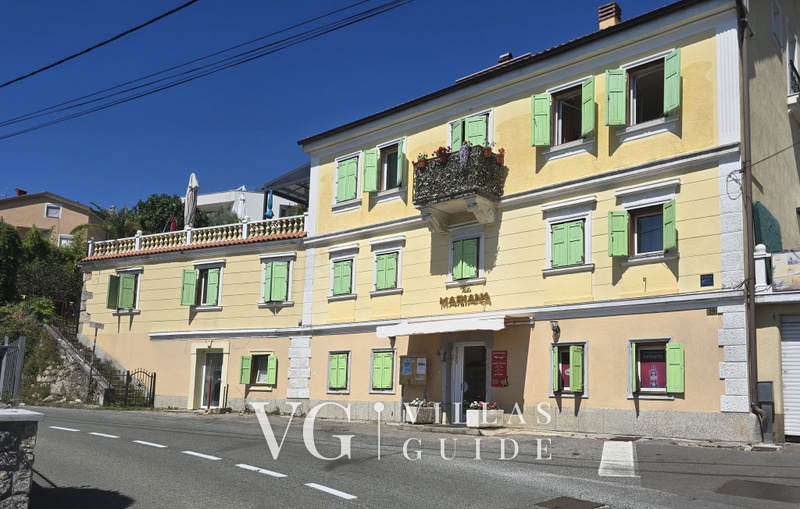 Holiday home Marijana with pool & whirpool Garden and property exterior