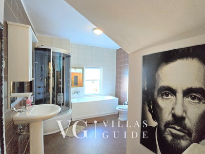 Holiday home Marijana with pool & whirpool Kupaonica