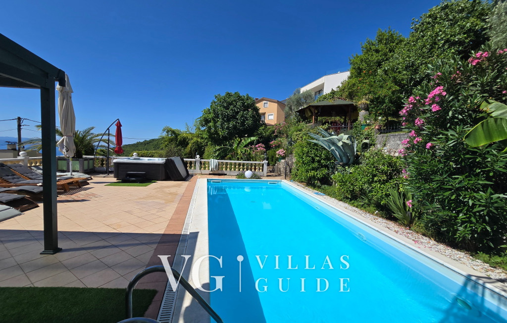 Holiday home Marijana with pool & whirpool Pool