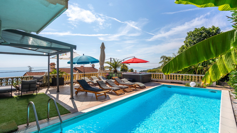 Holiday home Marijana with pool & whirpool