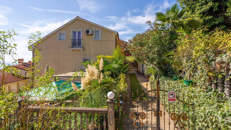 Holiday home Marijana with pool & whirpool