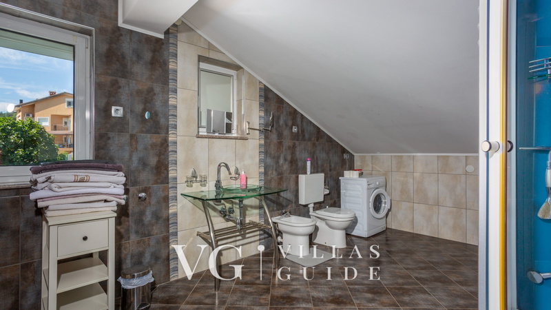 Holiday home Marijana with pool & whirpool Kupaonica