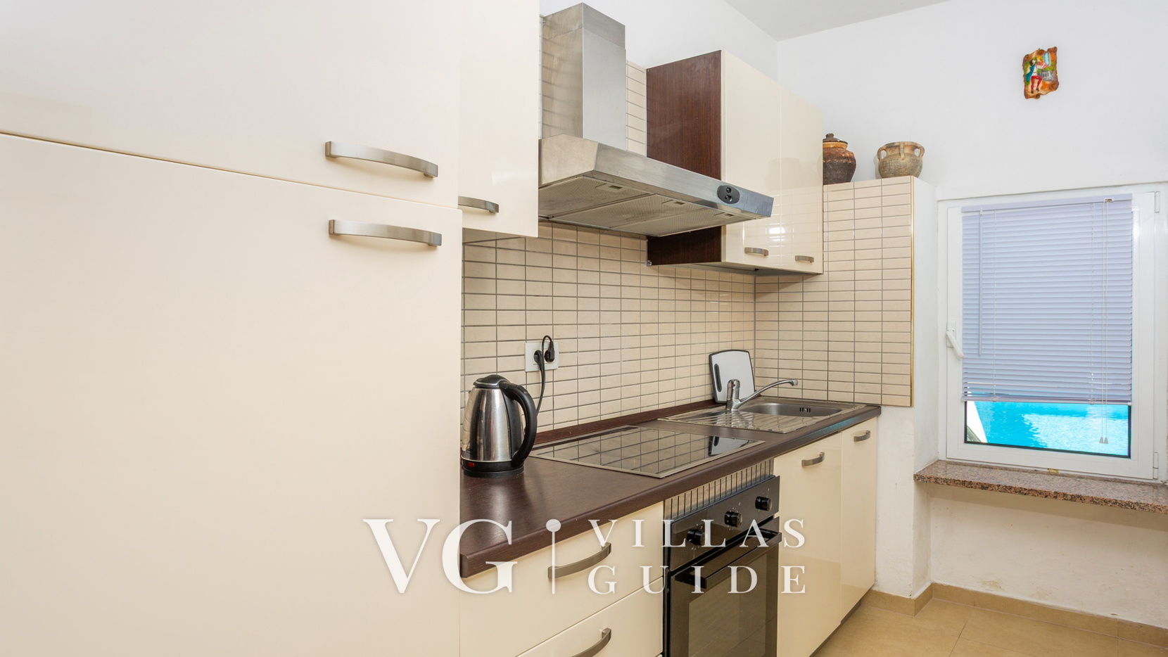 Holiday home Marijana with pool & whirpool Kuhinja