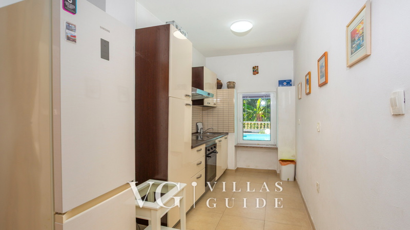 Holiday home Marijana with pool & whirpool Kuhinja