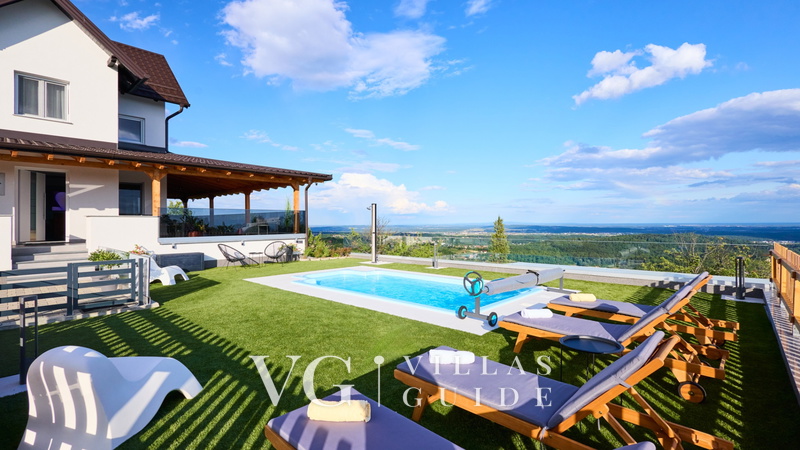 Villa AD Astra Garden and property exterior