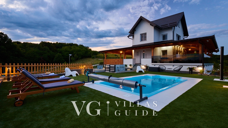 Villa AD Astra Garden and property exterior