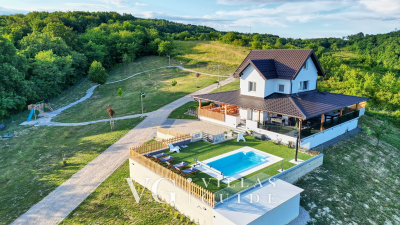 Villa AD Astra Garden and property exterior