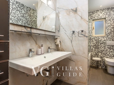 Holiday Home Villa Laura - Island of Krk Bathroom