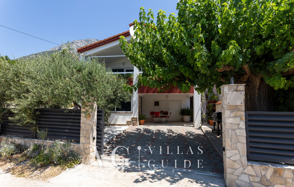 Villa Tina Desne Garden and property exterior