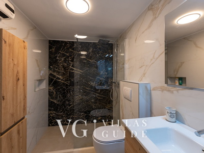 Villa Tina Desne Bathroom