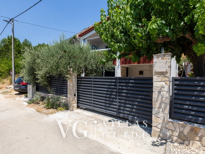 Villa Tina Desne Garden and property exterior