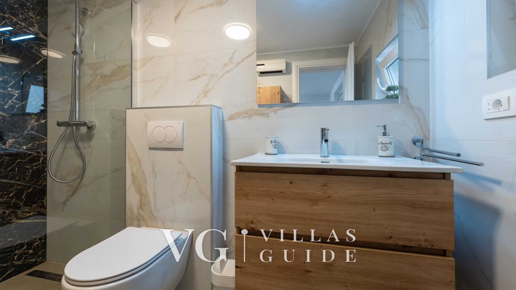 Villa Tina Desne Kupaonica