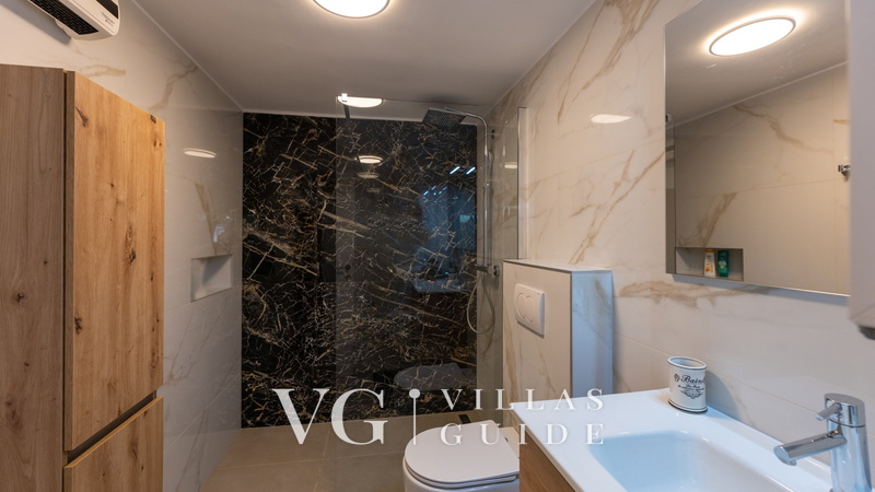 Villa Tina Desne Kupaonica