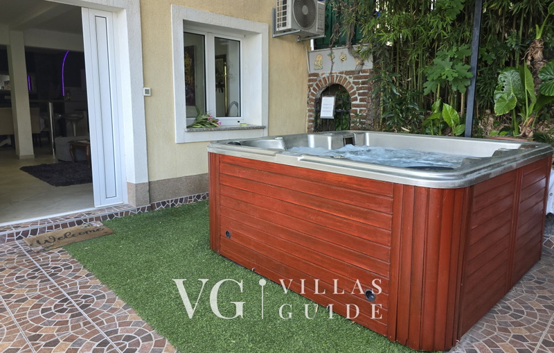 Holiday home  Andrea with whirpool Opatija wellness