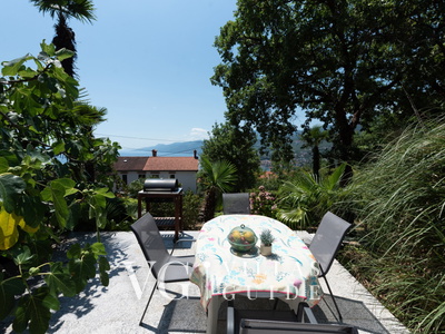 Apartman Max 3 Garden and property exterior