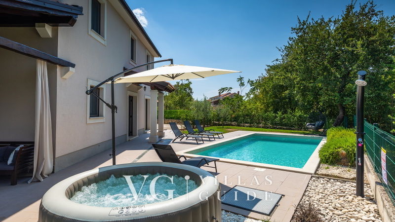 Villa Maya - Pool, Jacuzzi & Nature Oasis Garden and property exterior