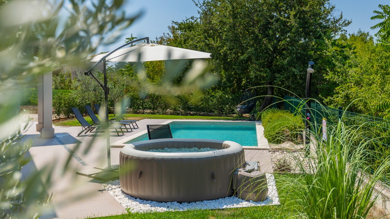 Villa Maya - Pool, Jacuzzi & Nature Oasis