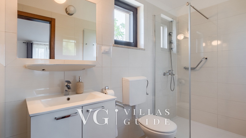 Villa Maya - Pool, Jacuzzi & Nature Oasis Bathroom