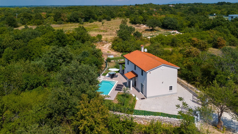 Villa Maya - Pool, Jacuzzi & Nature Oasis