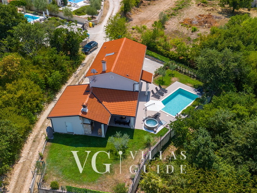 Villa Maya - Pool, Jacuzzi & Nature Oasis