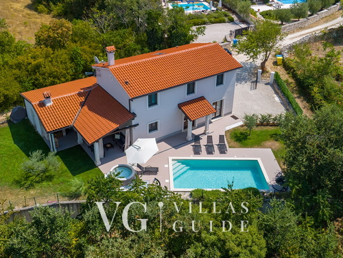 Villa Maya - Pool, Jacuzzi & Nature Oasis