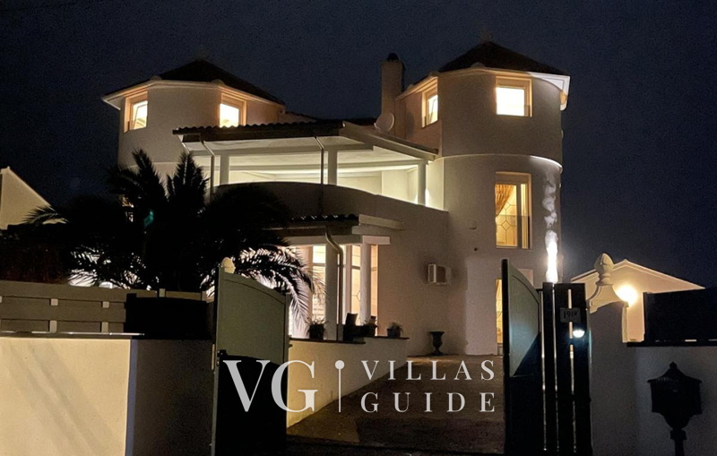 Vila Romani Garden and property exterior