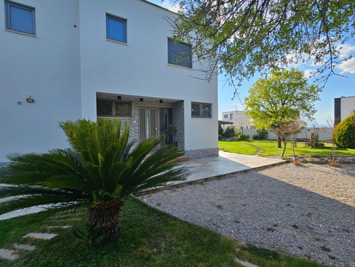 Holiday Home Villa Legara with pool