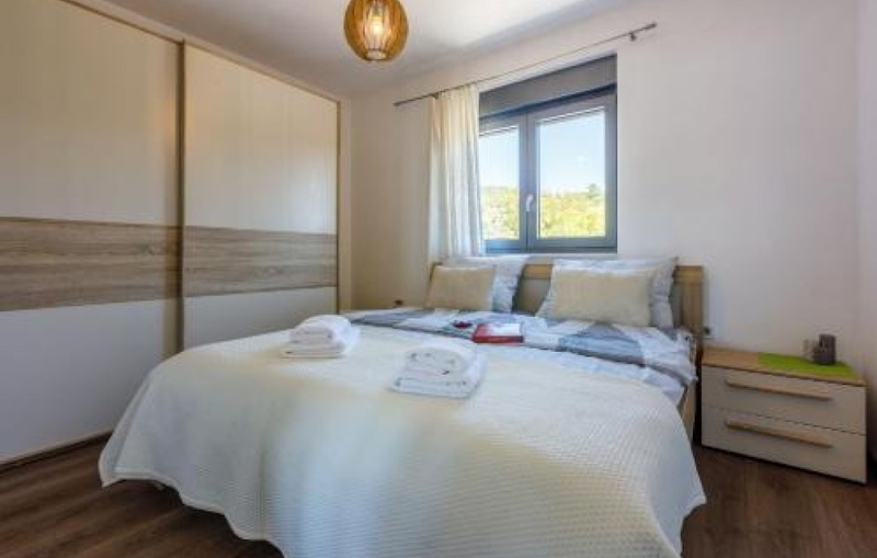 Holiday Home Villa Legara with pool