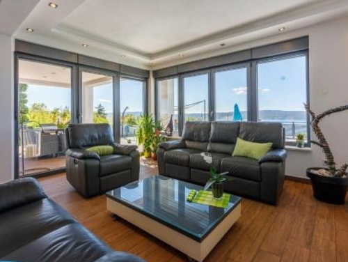 Holiday Home Villa Legara with pool