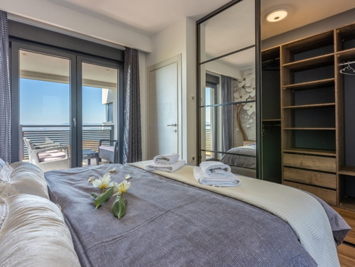 Holiday Home Villa Legara with pool