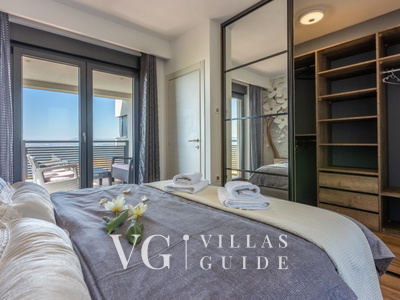 Holiday Home Villa Legara with pool