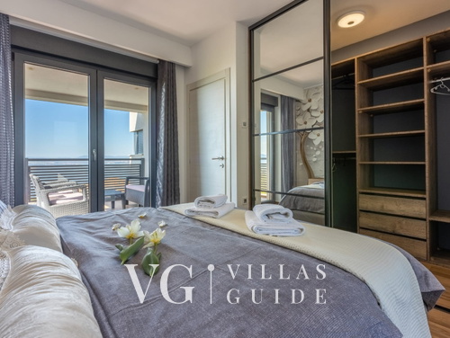 Holiday Home Villa Legara with pool