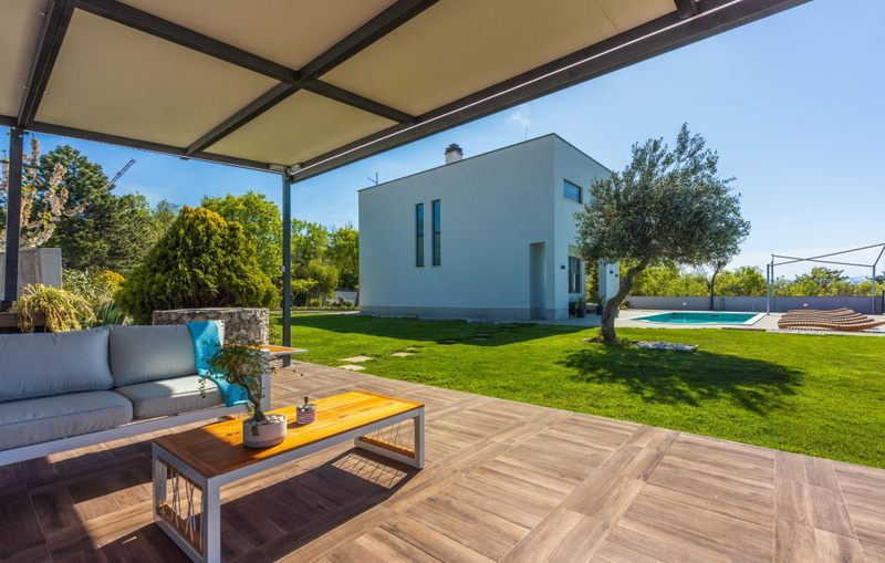 Holiday Home Villa Legara with pool