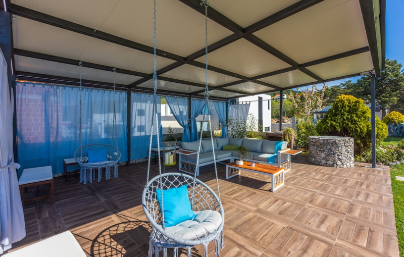 Holiday Home Villa Legara with pool