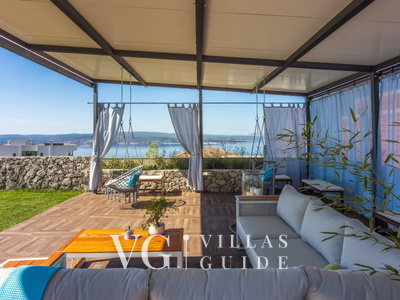 Holiday Home Villa Legara with pool